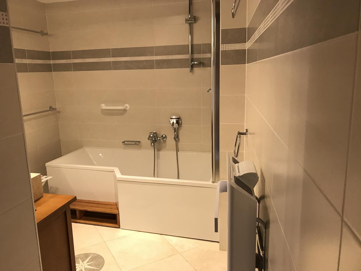 Portail Haut Bed & Breakfast Previnquieres Exterior foto